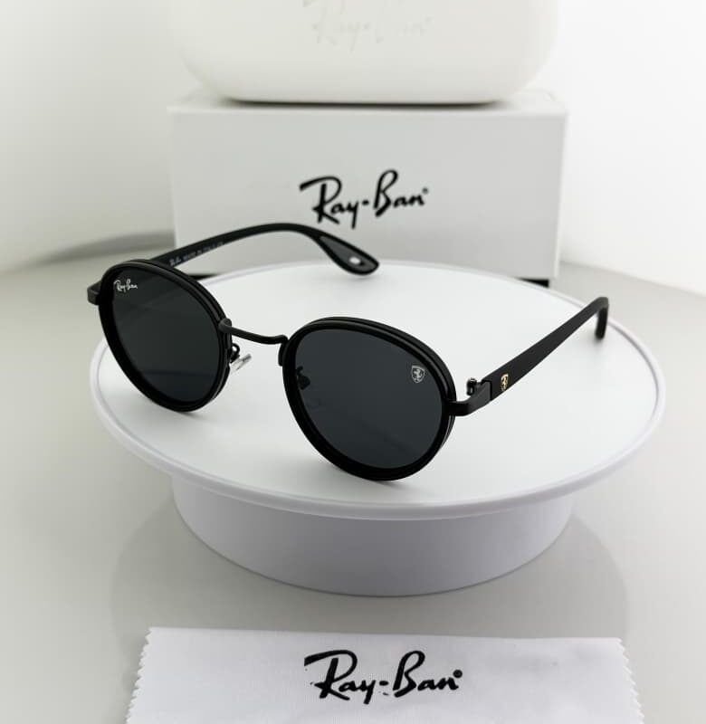 Ray-Ban Unisex Round Black Sunglasses