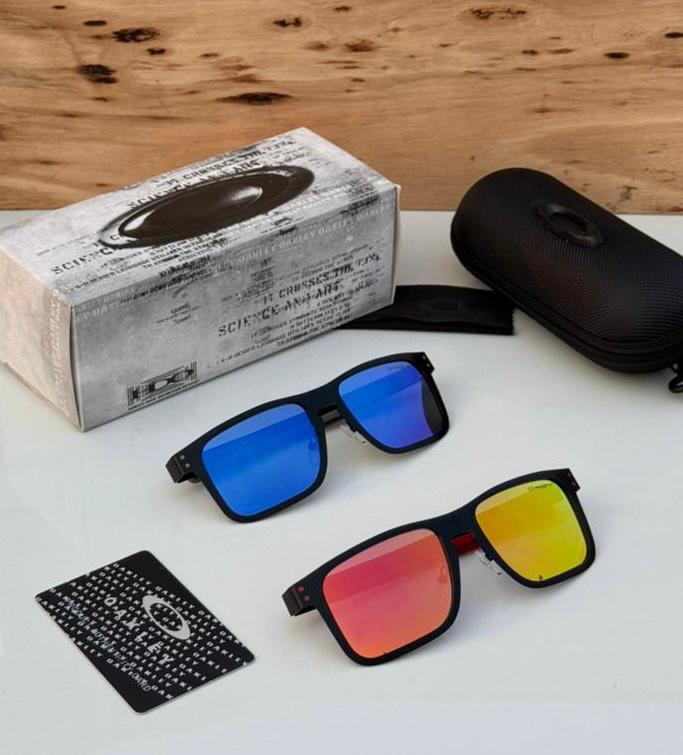 Oakley Rectangular Men’s Sunglasses - Image 3