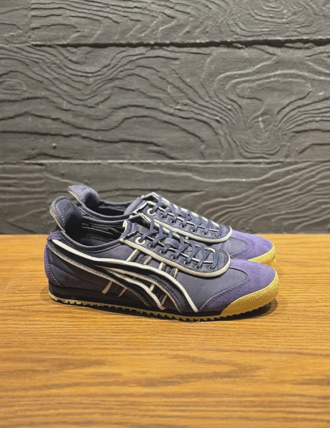 Onitsuka Tiger Mexico 66 Men's Shoes - Image 2