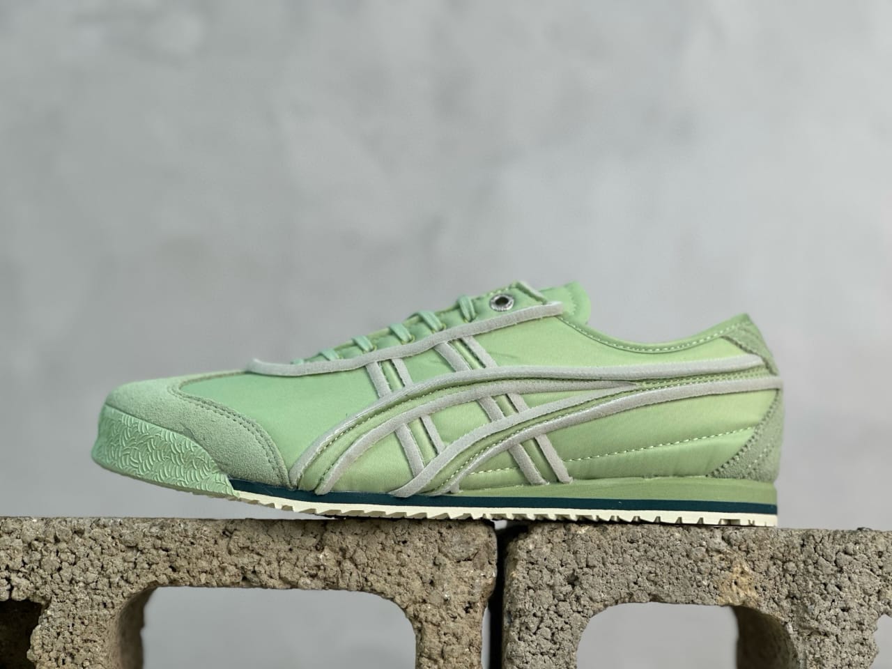 Onitsuka Tiger Mexico 66 Men's Shoes - Image 3