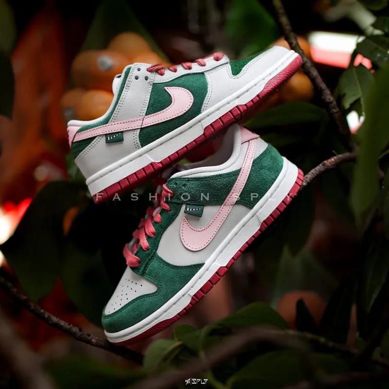 Nike SB Dunk Low Men's Shoes - Image 8