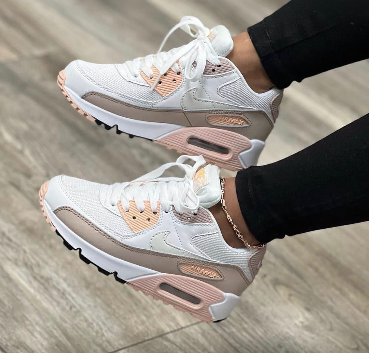 Nike Air Max 90 Women's Shoes - Image 3