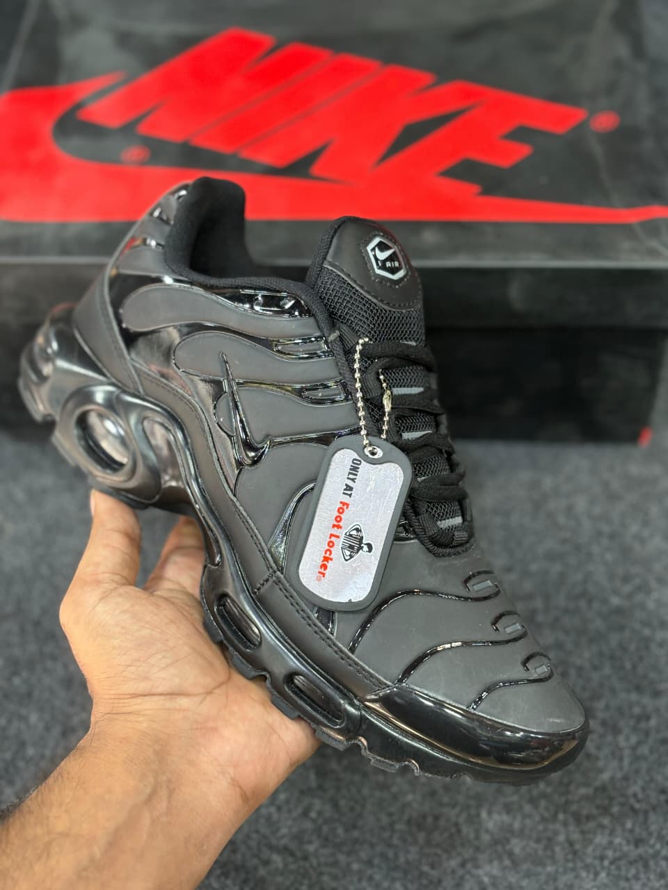 Nike Air Max Plus TN Men’s Sneakers - Image 2