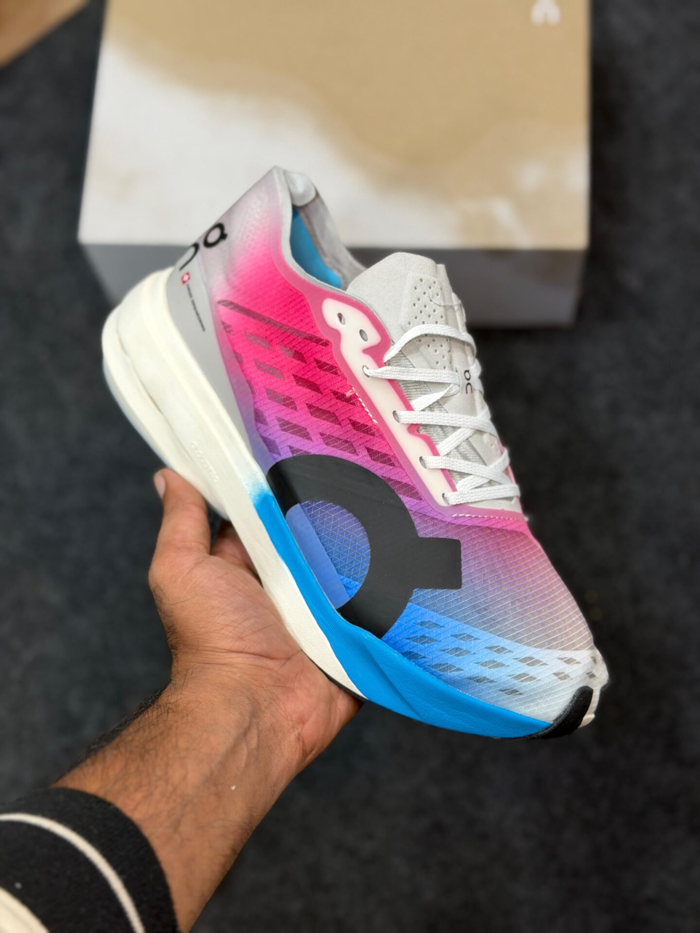 On Cloud Runners Strike Men's Shoes - Image 3