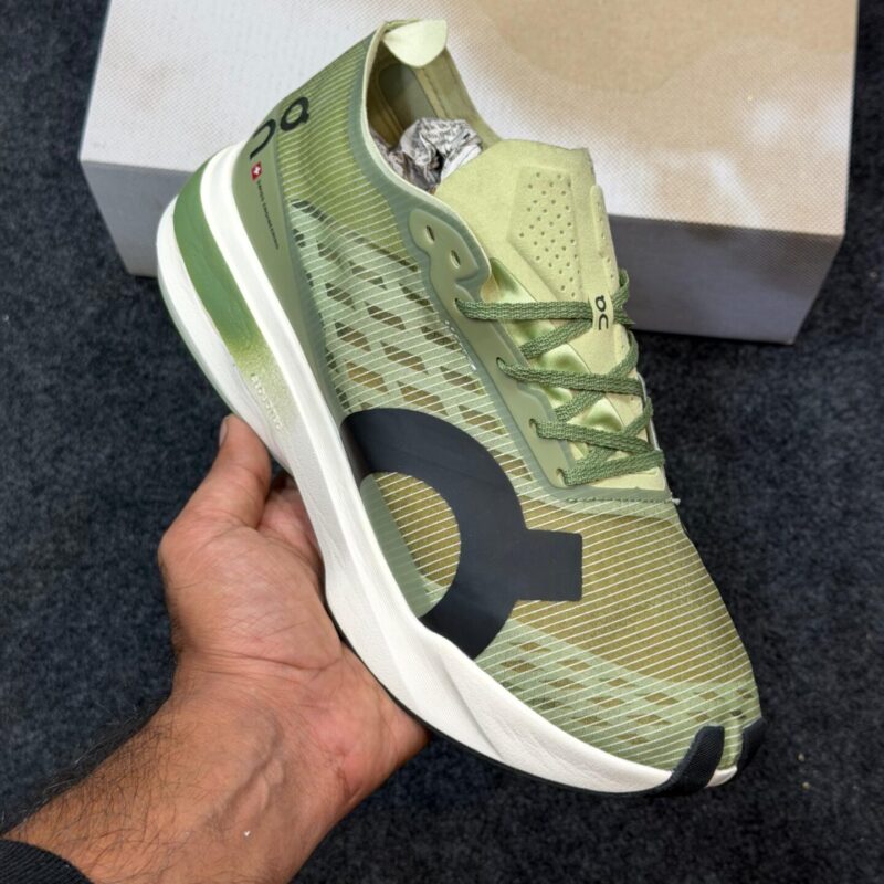 On Cloud Runners Strike Men's Shoes