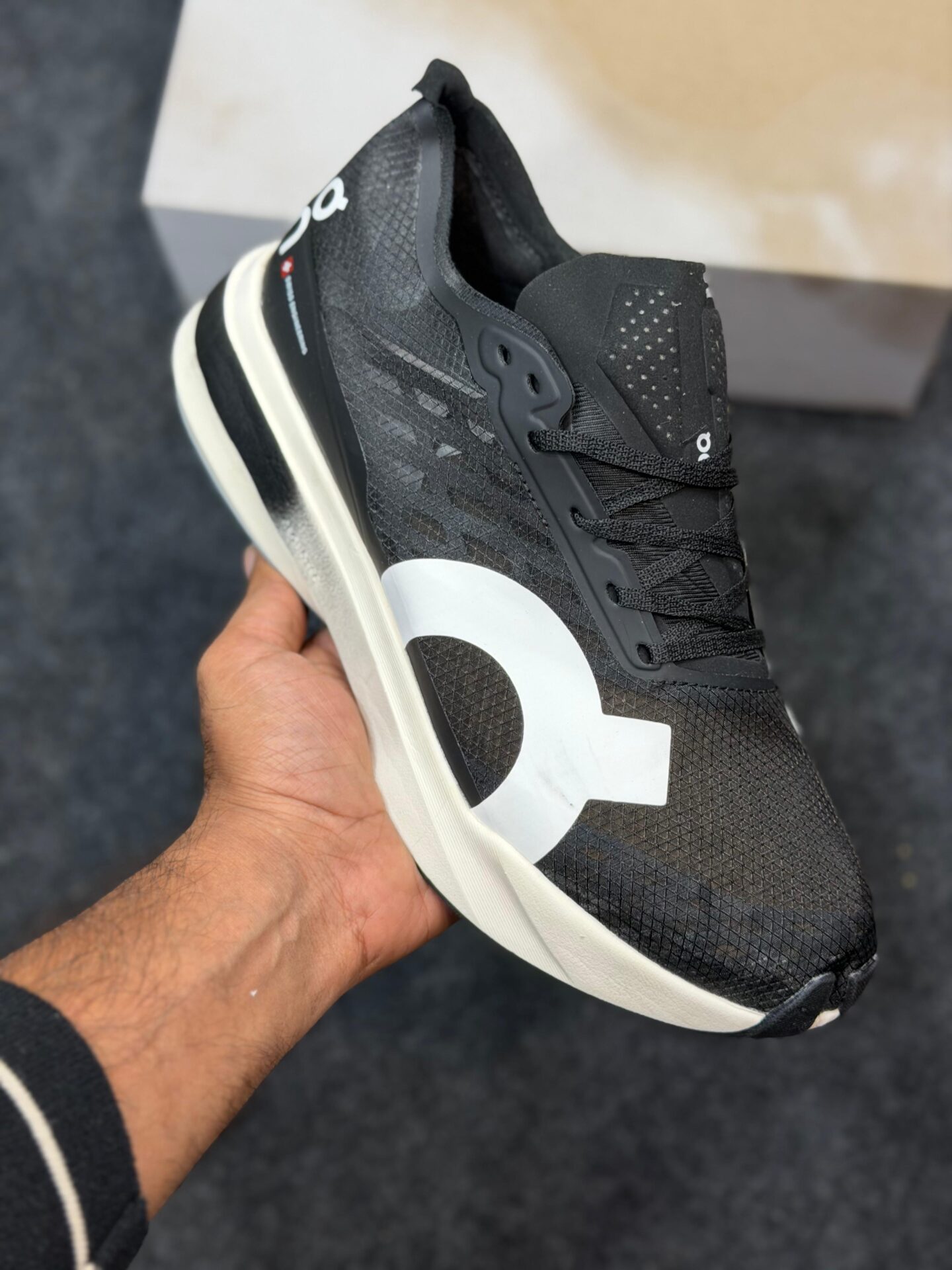 On Cloud Runners Strike Men's Shoes - Image 2