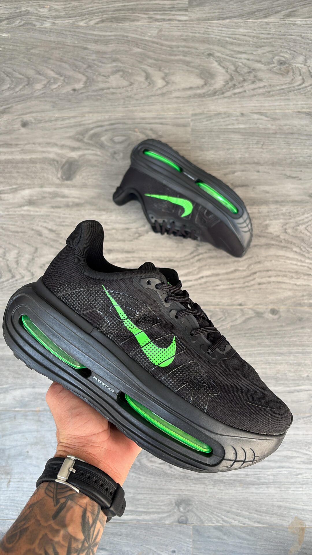 Nike Vomero Premium Men's Shoes - Image 8