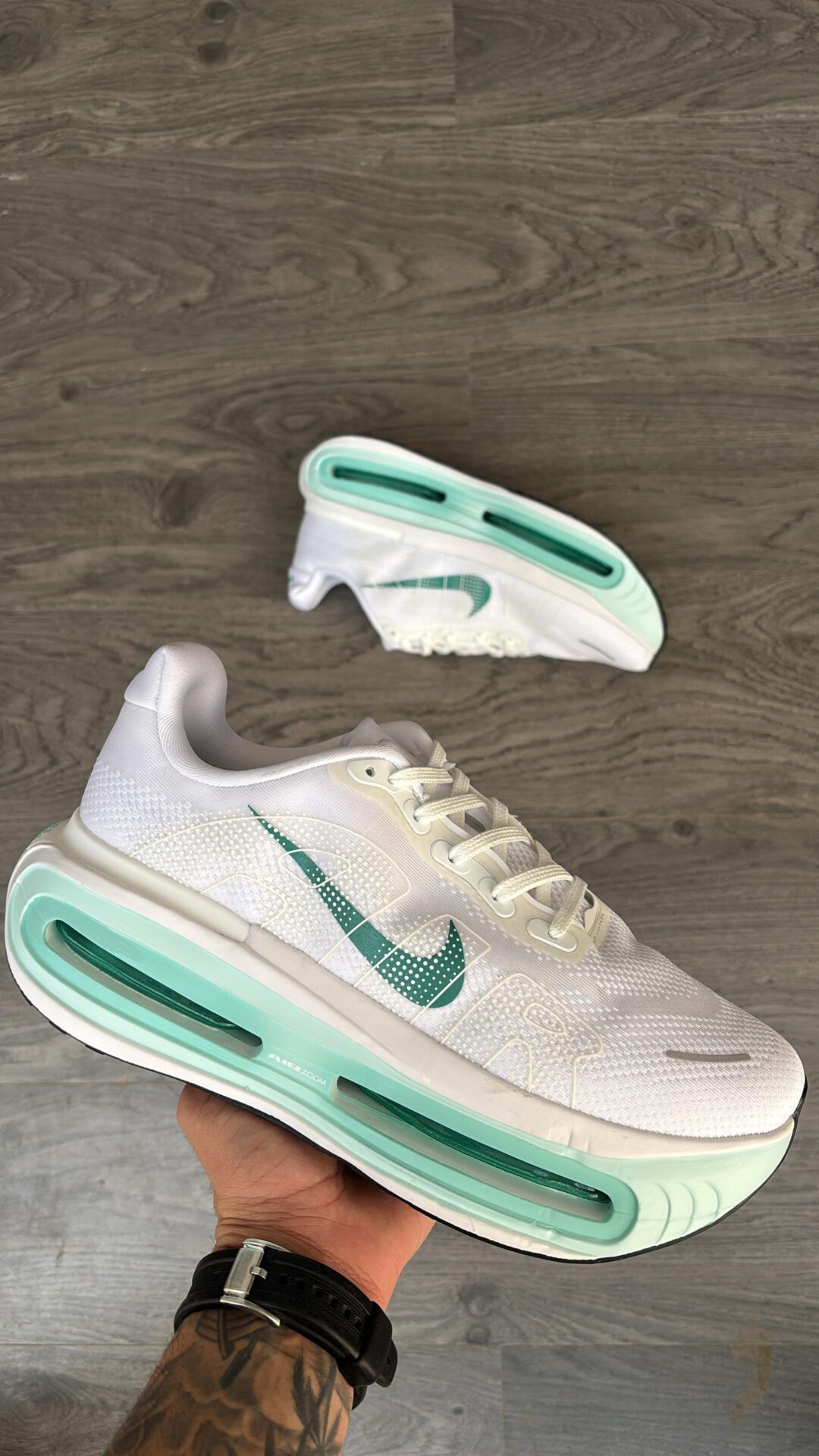 Nike Vomero Premium Men's Shoes - Image 7