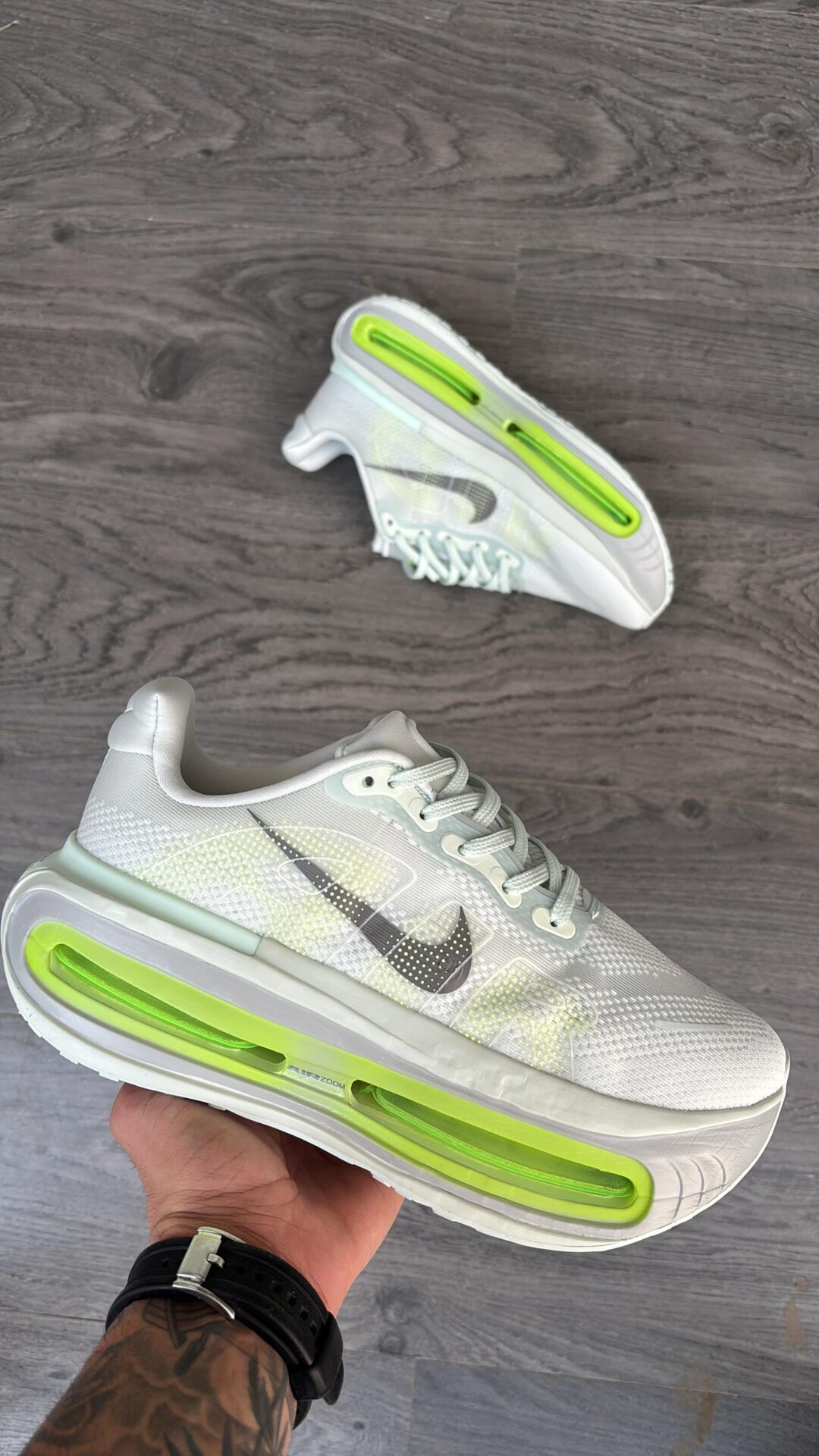 Nike Vomero Premium Men's Shoes - Image 5