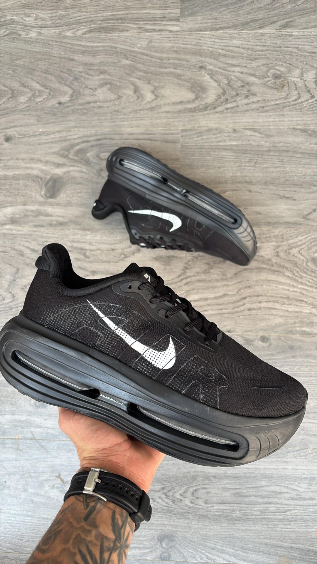 Nike Vomero Premium Men's Shoes - Image 3