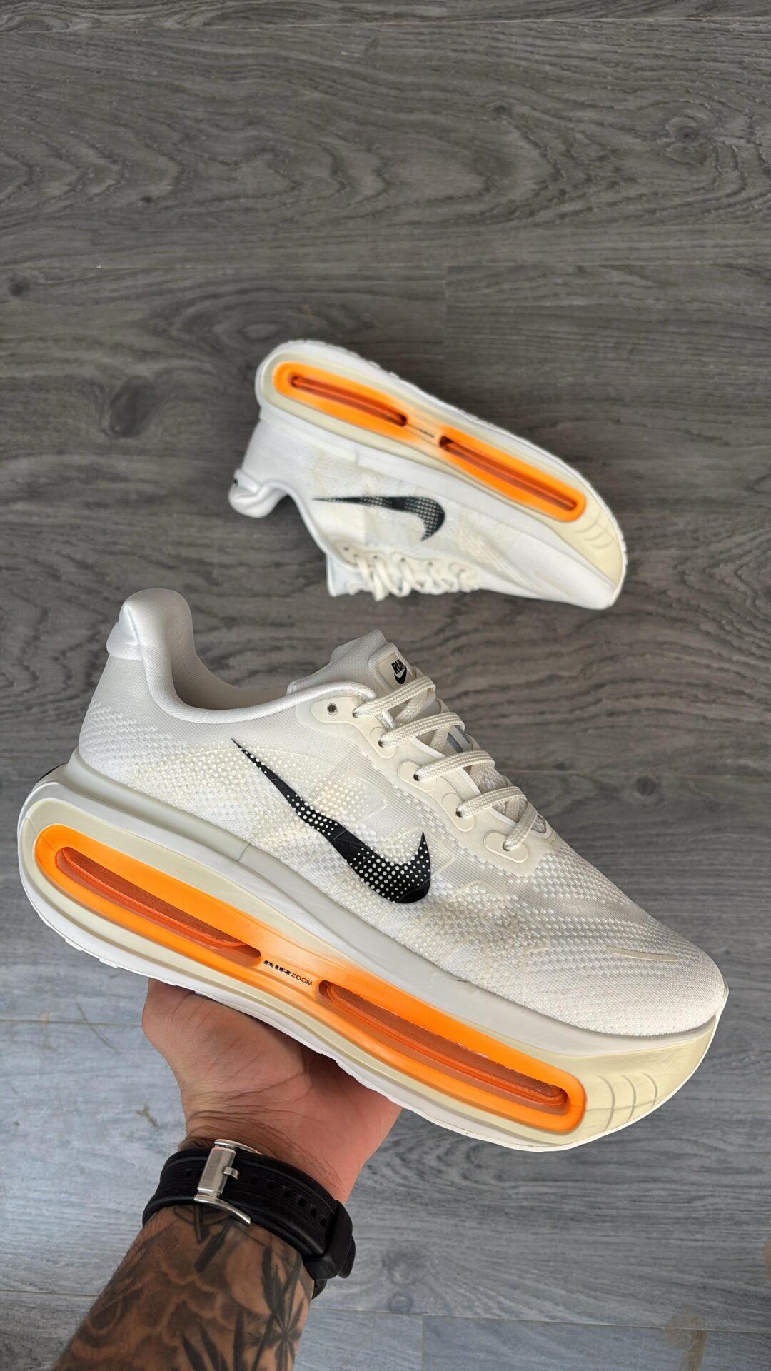 Nike Vomero Premium Men's Shoes - Image 2