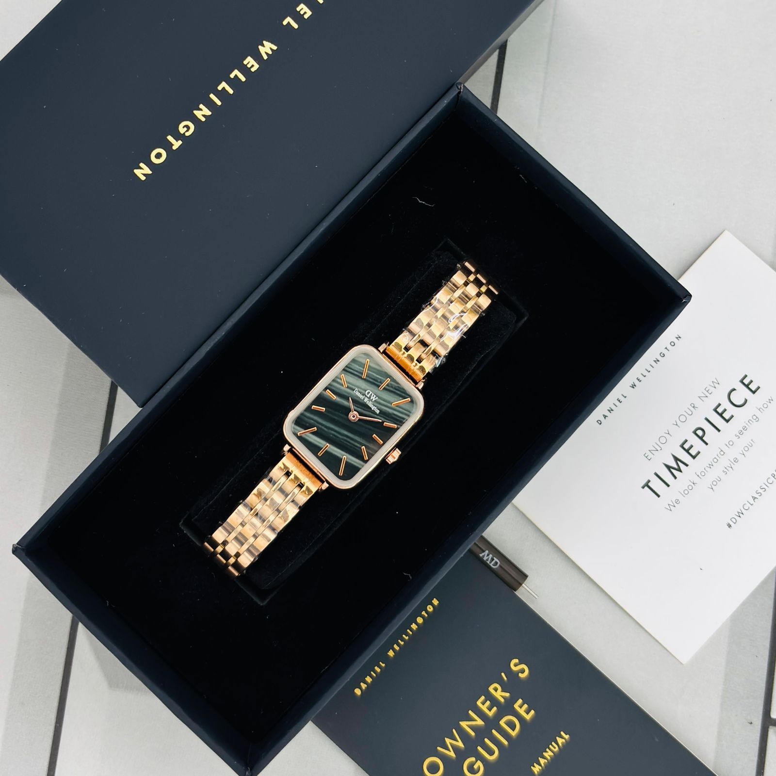 Daniel Wellington Rectangular Dial Rose Gold Bracelet 22mm Quartz Movement Ladies Watch - Image 4