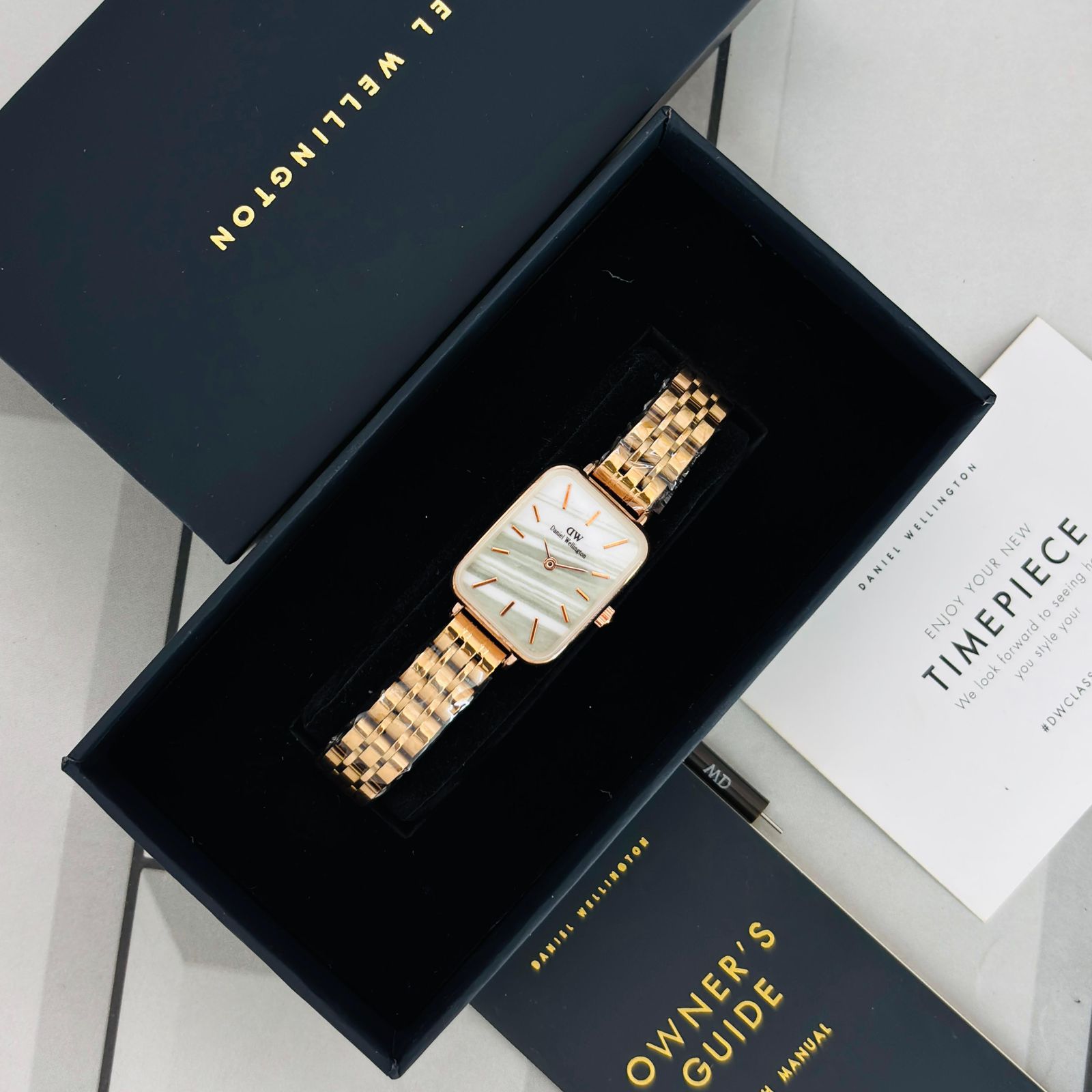 Daniel Wellington Rectangular Dial Rose Gold Bracelet 22mm Quartz Movement Ladies Watch - Image 3