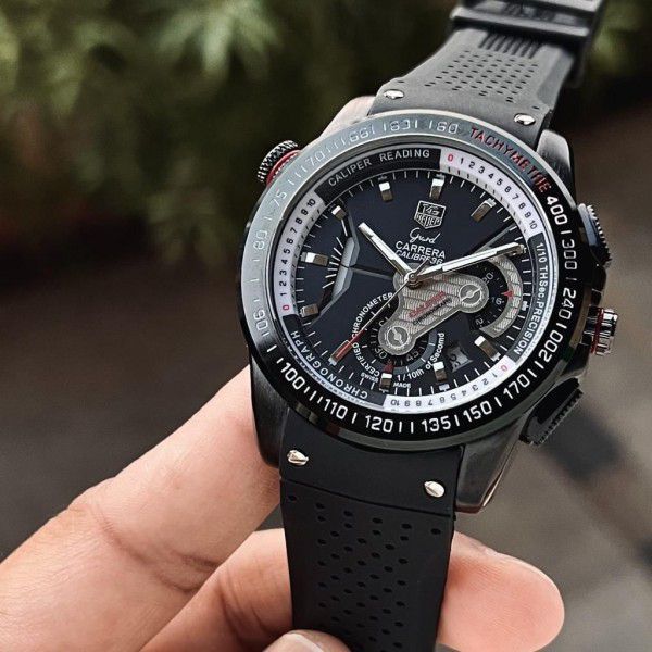 TAG Heuer Carrera Black Caliper Chronograph Tachymeter Rubber Strap 42mm Quartz Movement Men’s Watch - Image 4