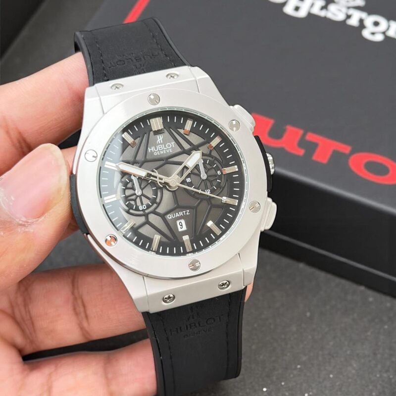 Hublot Classic Fusion Silver Case Black Dial Rubber Strap 42mm Quartz Movement Men's Watch