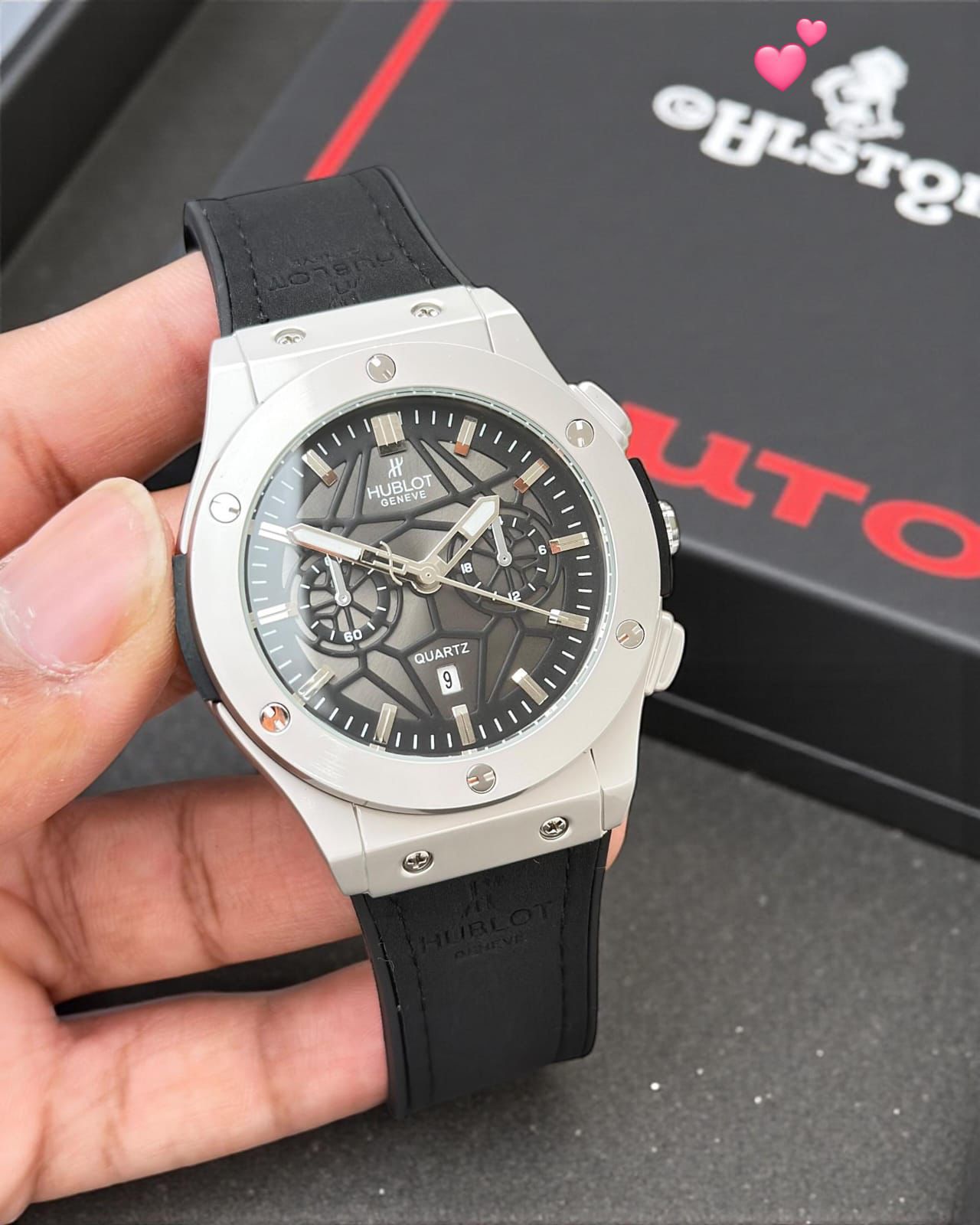 Hublot Classic Fusion Silver Case Black Dial Rubber Strap 42mm Quartz Movement Men's Watch