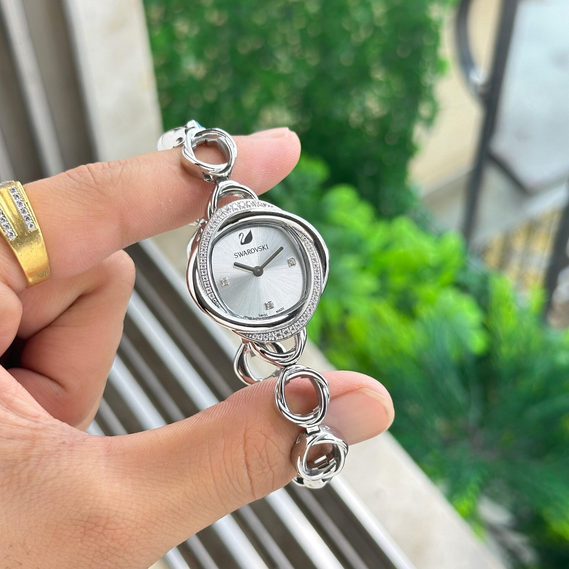 Elegant Swarovski Stainless Steel Silver 35mm Swiss Quartz Movement Women's Watch - Image 2