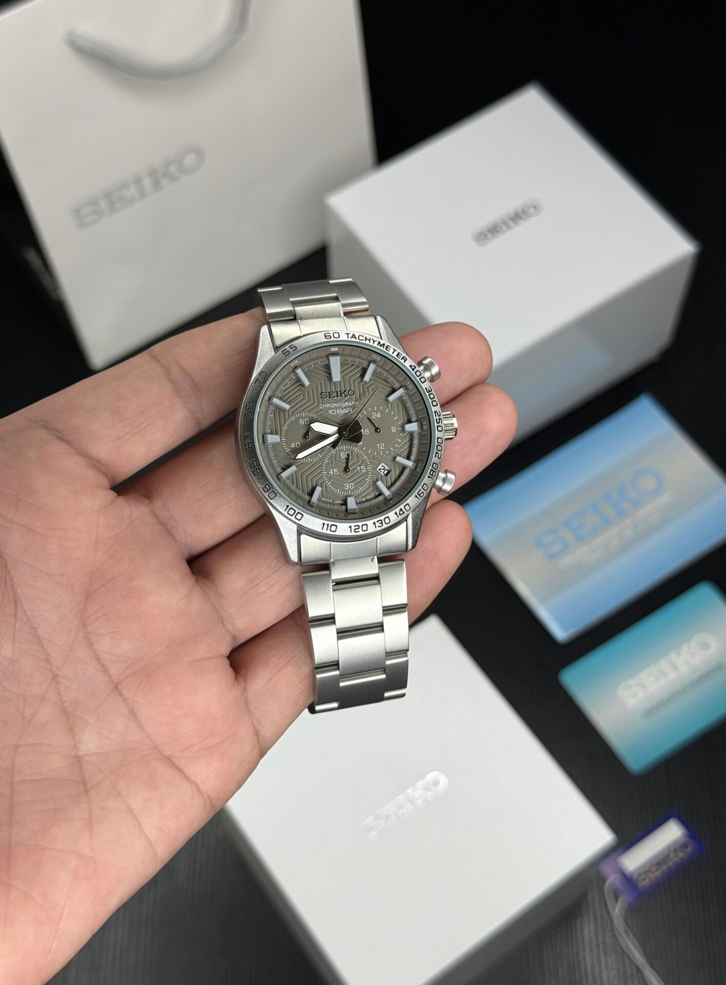 Seiko Sk Stainless Steel Grey Chronograph 42mm Quartz Movement Men's Watch - Image 2