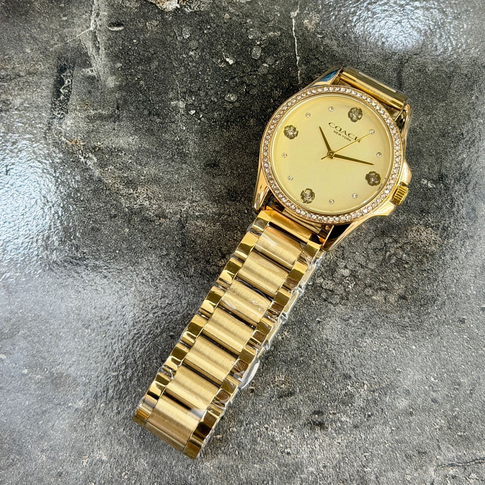 Coach Greyson Stainless Steel Water Resistance 36mm Quartz Movement Women's Watch - Image 5