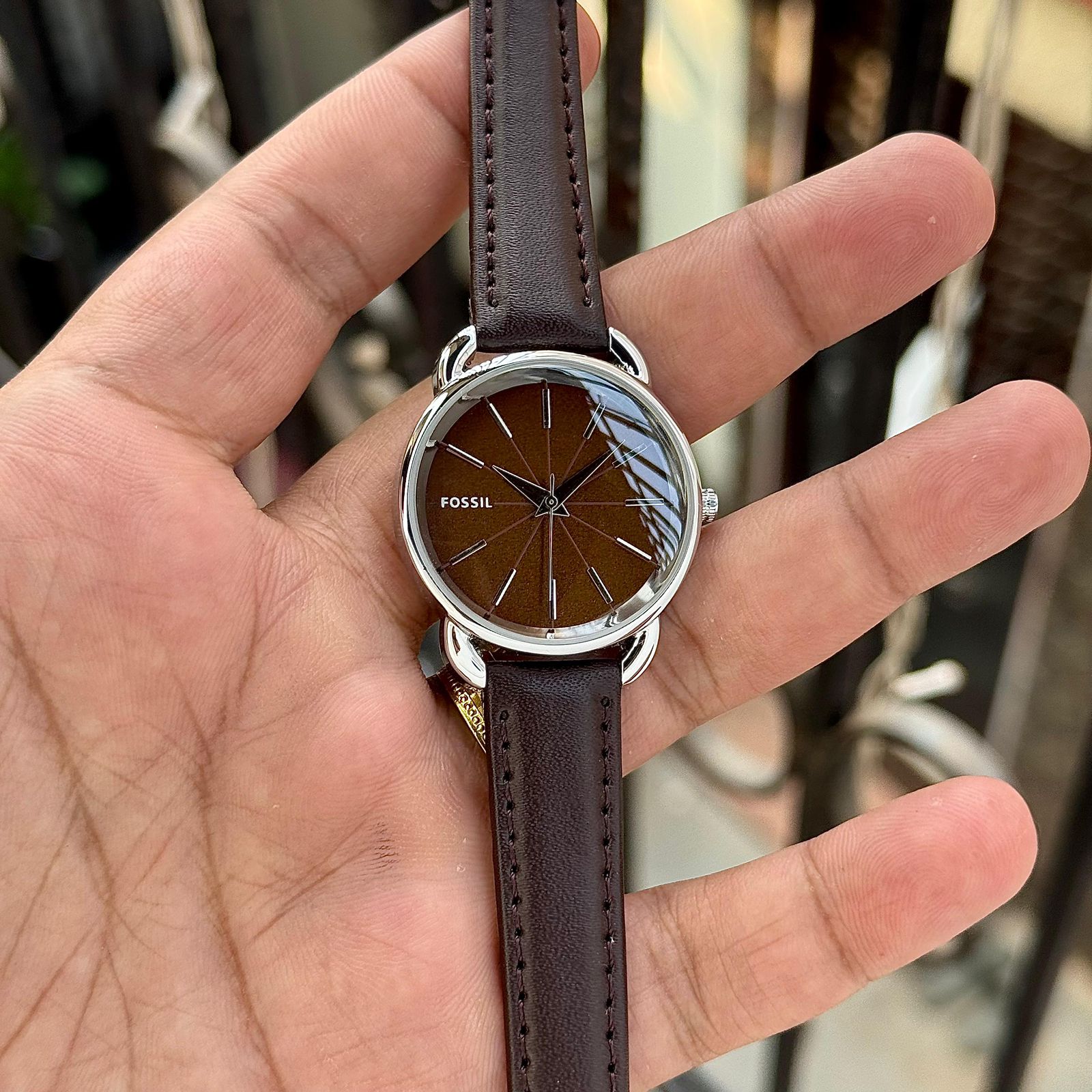 Fossil Tailor ES4421 Leather Strap 33mm Quartz Movement Women's Watch - Image 3