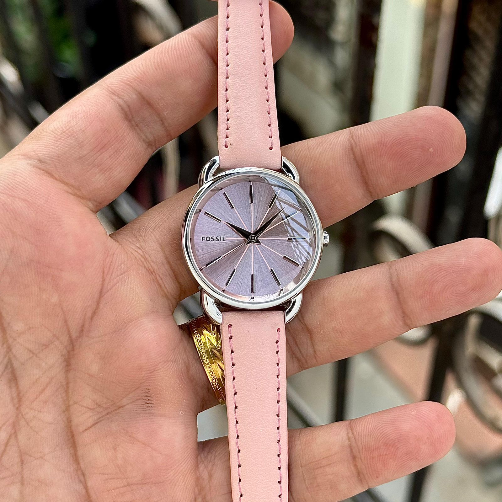 Fossil Tailor ES4421 Leather Strap 33mm Quartz Movement Women's Watch - Image 4