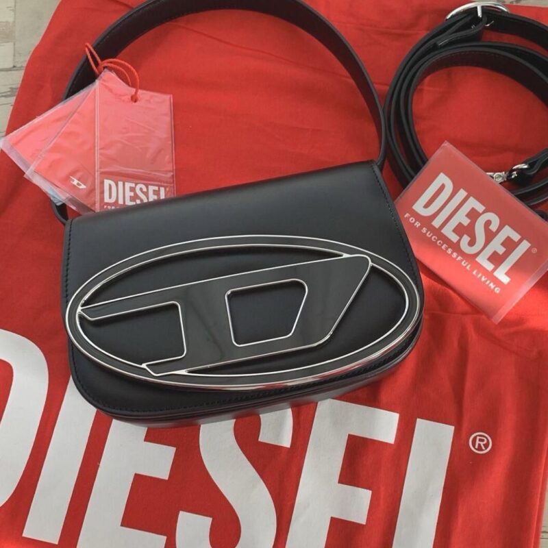 Diesel 1DR Iconic Oval D Logo Leather Shoulder Bag