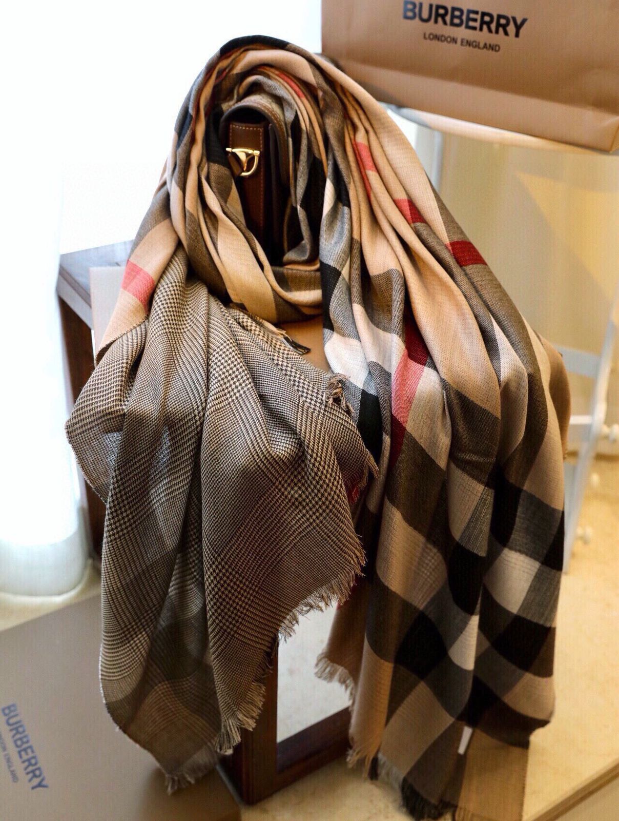 Burberry Classic Check Wool-Silk Stole - Image 3