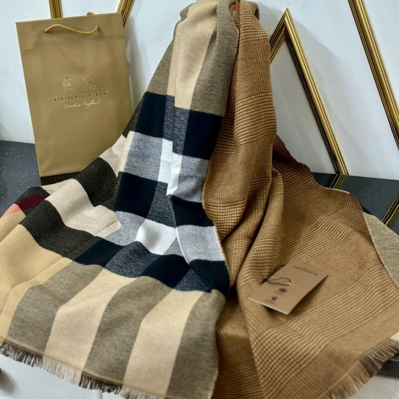 Burberry Classic Check Wool-Silk Stole