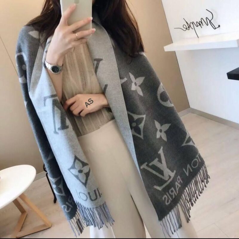 Louis Vuitton Monogram Essential Stole (Unisex)