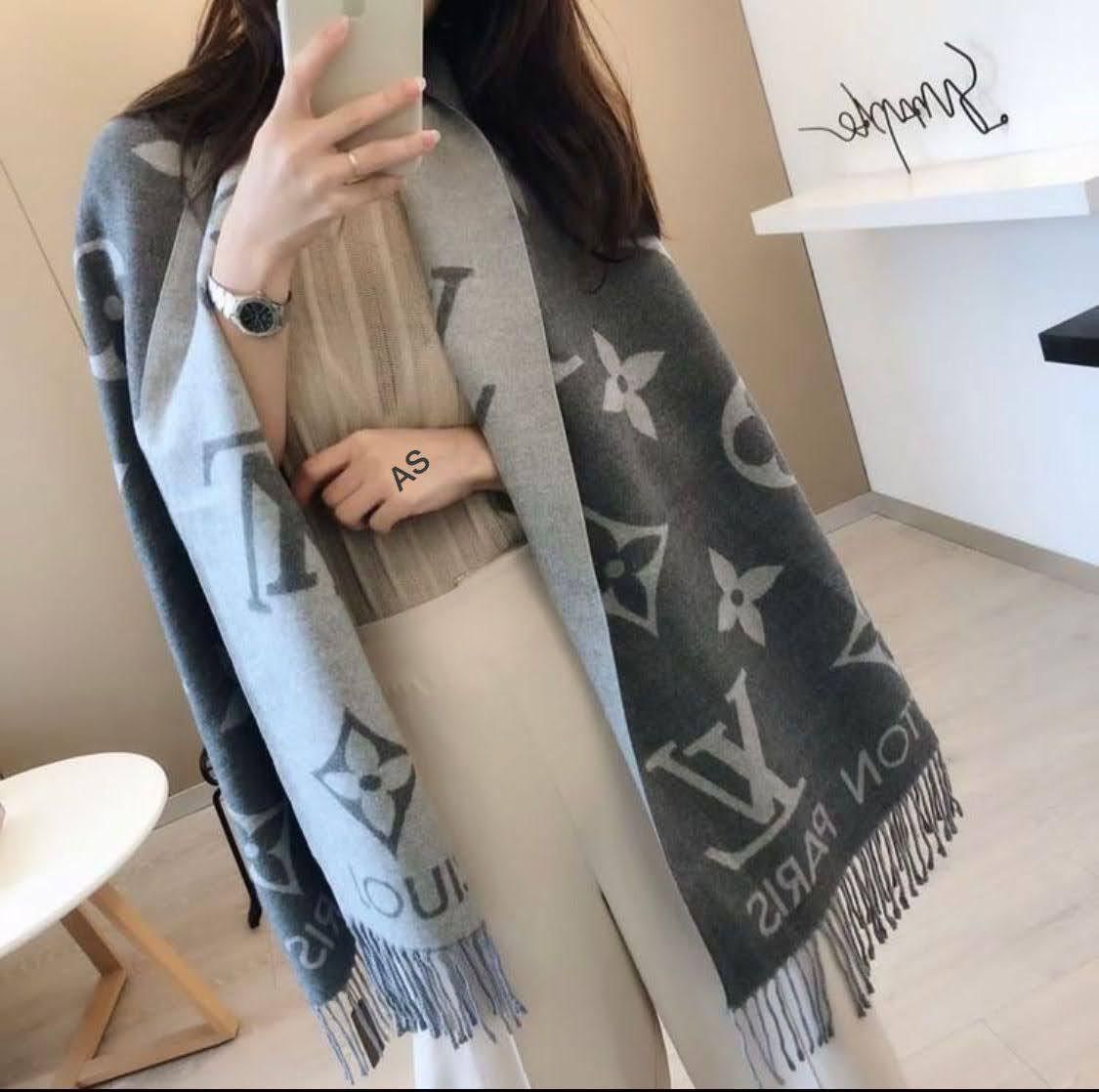 Louis Vuitton Monogram Essential Stole (Unisex)