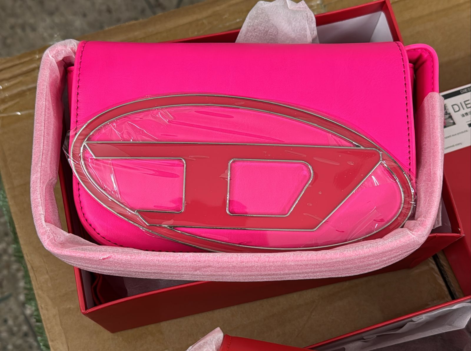 Diesel 1DR Iconic Oval D Logo Leather Shoulder Bag - Image 8