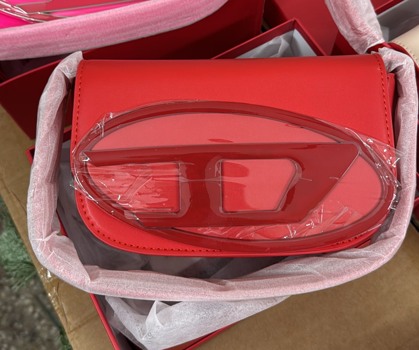 Diesel 1DR Iconic Oval D Logo Leather Shoulder Bag - Image 6